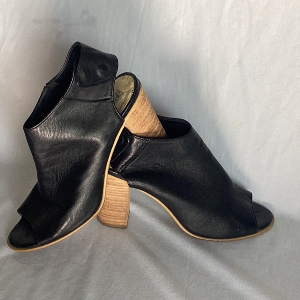 STEVE MADDEN - Picture 2 of 10